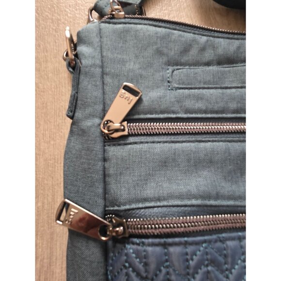 Lug Slider Crossbody Bag With Quilted Pattern & Adjustable Strap - Picture 4 of 14